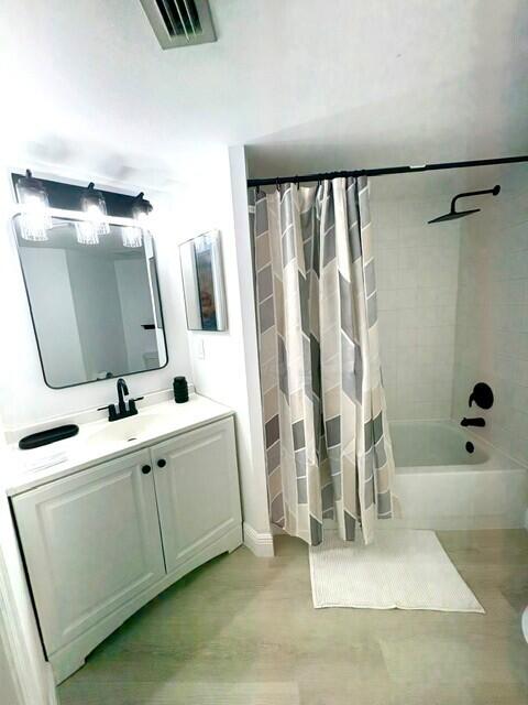 100 Crestwood #108, Royal Palm Beach FL 33411