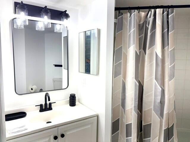 100 Crestwood #108, Royal Palm Beach FL 33411