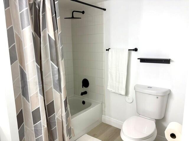 100 Crestwood #108, Royal Palm Beach FL 33411