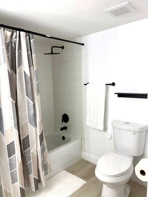 100 Crestwood #108, Royal Palm Beach FL 33411