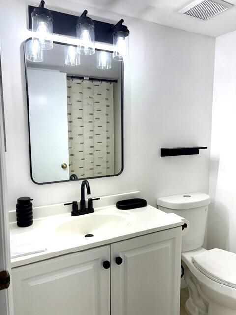 100 Crestwood #108, Royal Palm Beach FL 33411