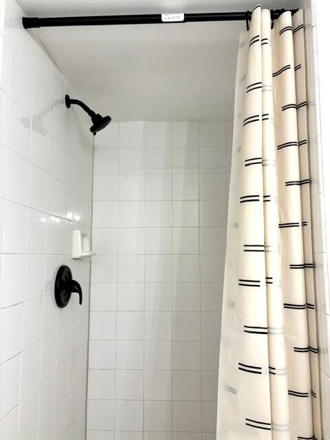 100 Crestwood #108, Royal Palm Beach FL 33411