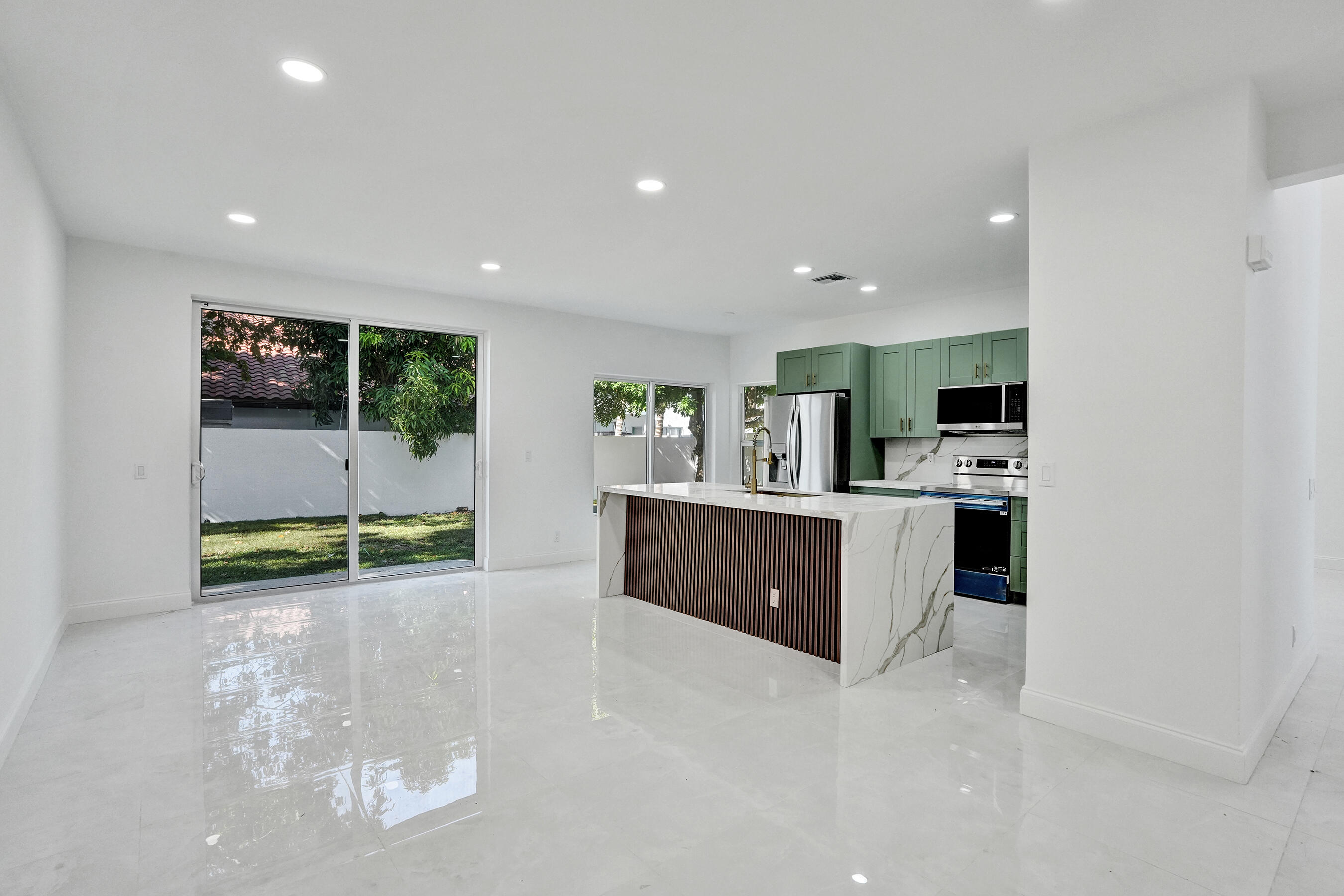 6991 Marion, Margate FL 33063