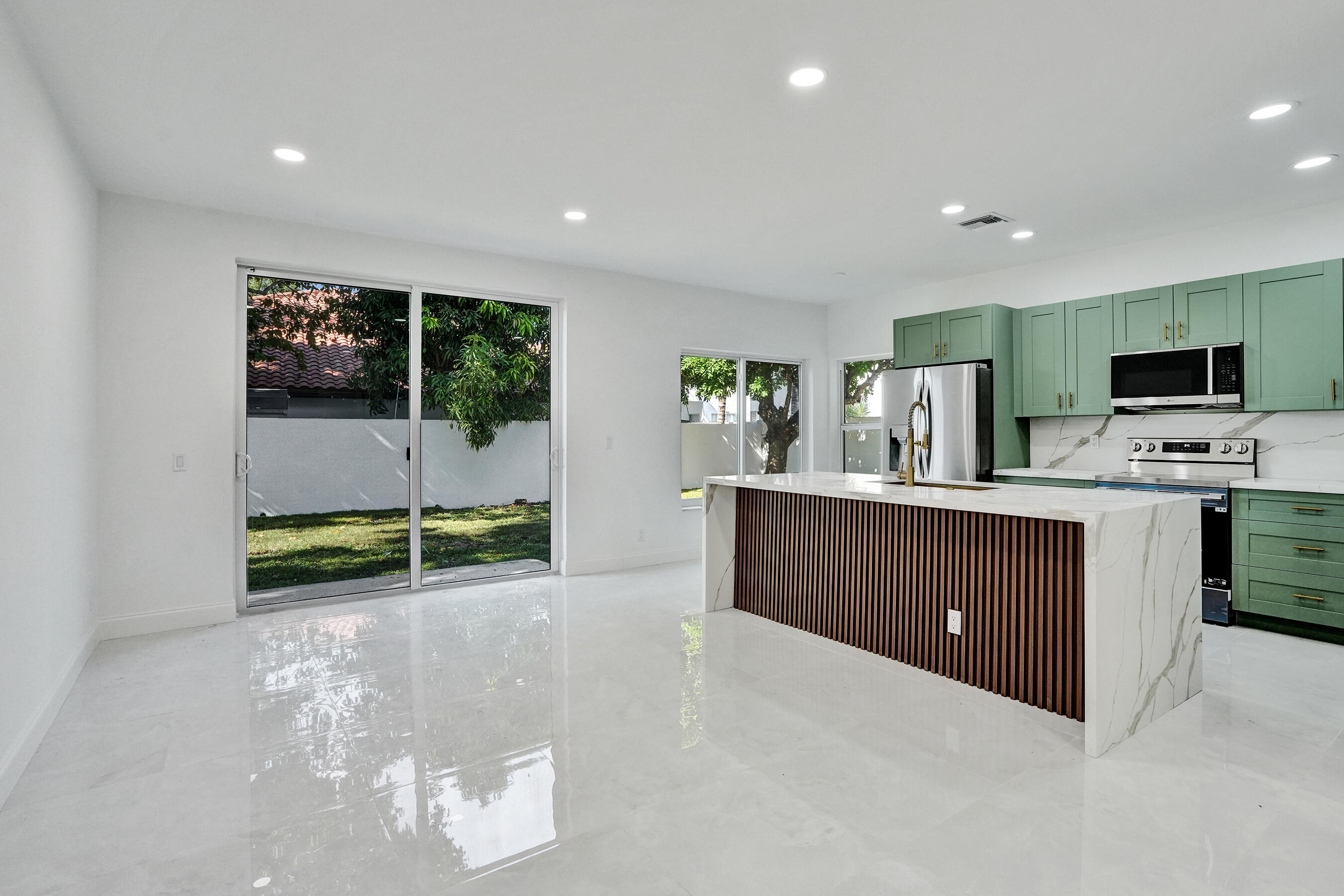 6991 Marion, Margate FL 33063