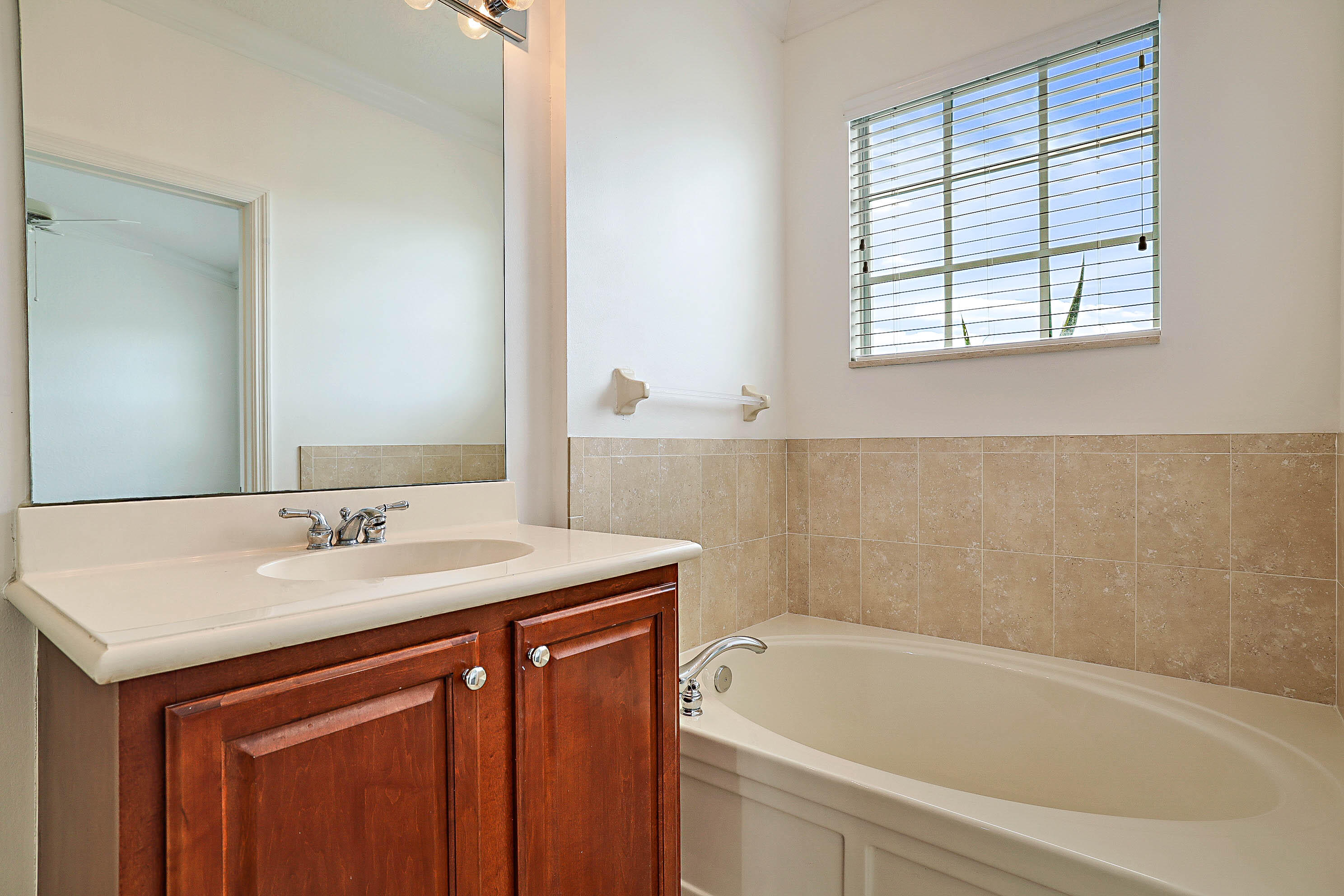 241 E Thatch Palm, Jupiter FL 33458