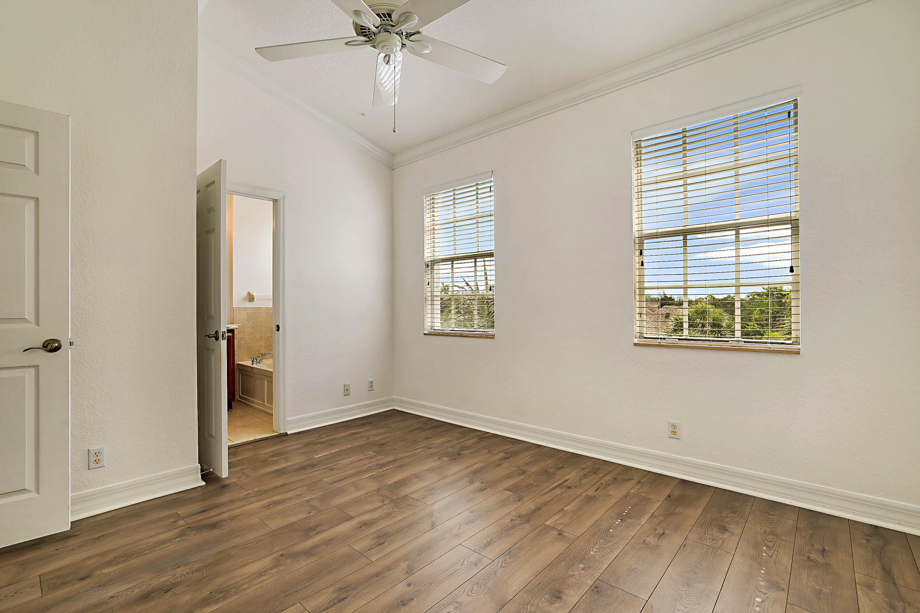 241 E Thatch Palm, Jupiter FL 33458