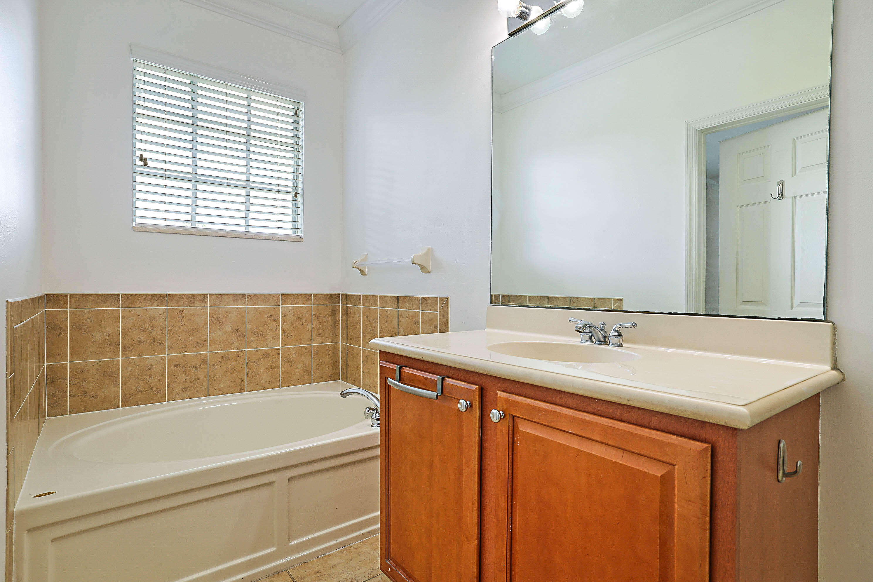 241 E Thatch Palm, Jupiter FL 33458