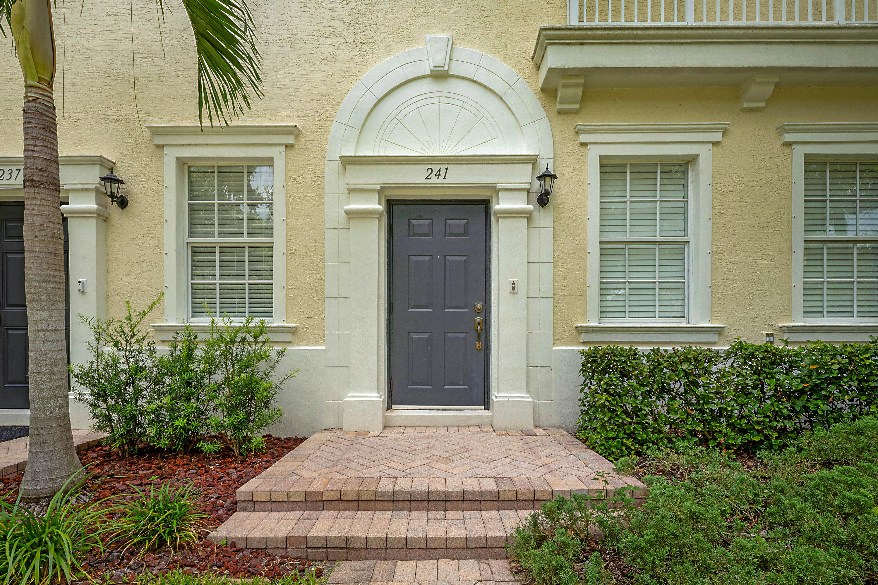241 E Thatch Palm, Jupiter FL 33458