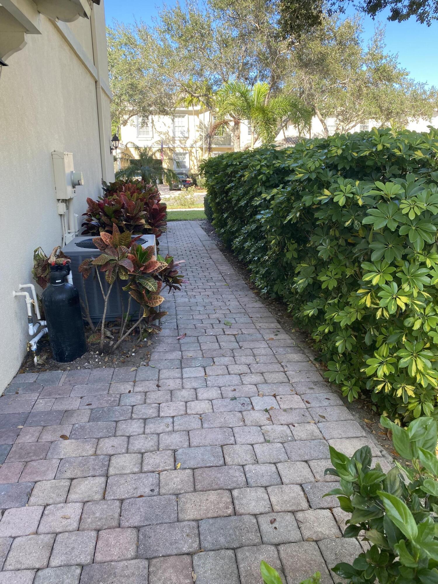 477 Capistrano, Palm Beach Gardens FL 33410