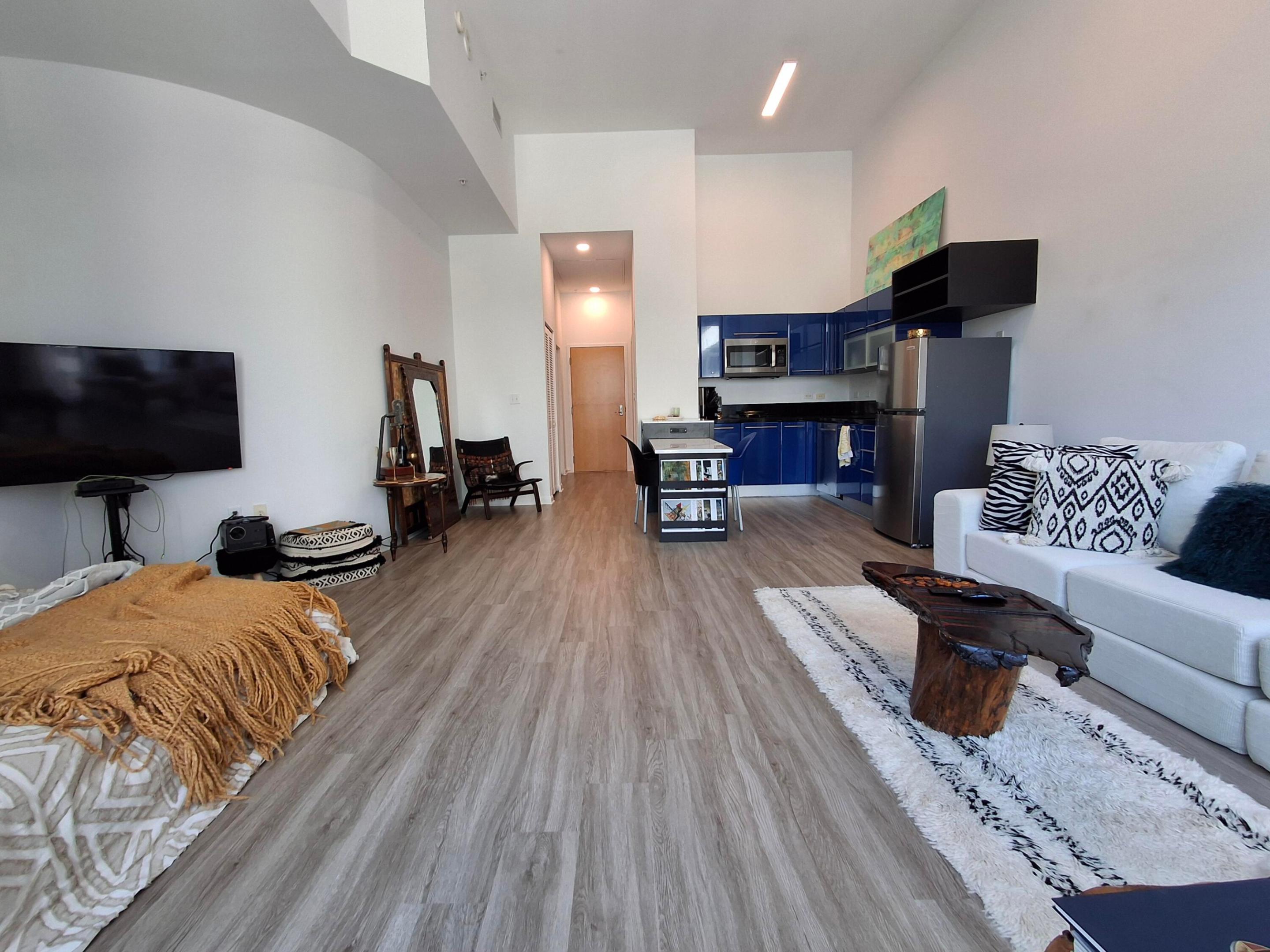 253 NE 2nd #221, Miami FL 33132