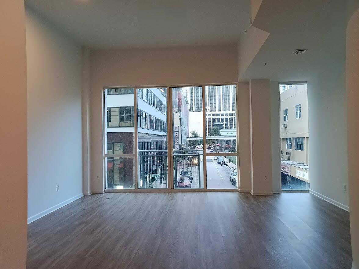 253 NE 2nd #221, Miami FL 33132