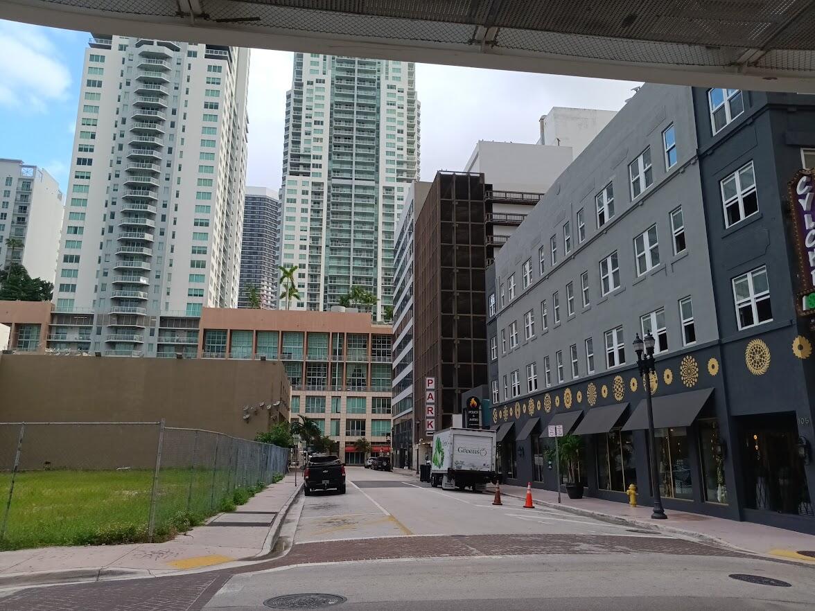 253 NE 2nd #221, Miami FL 33132