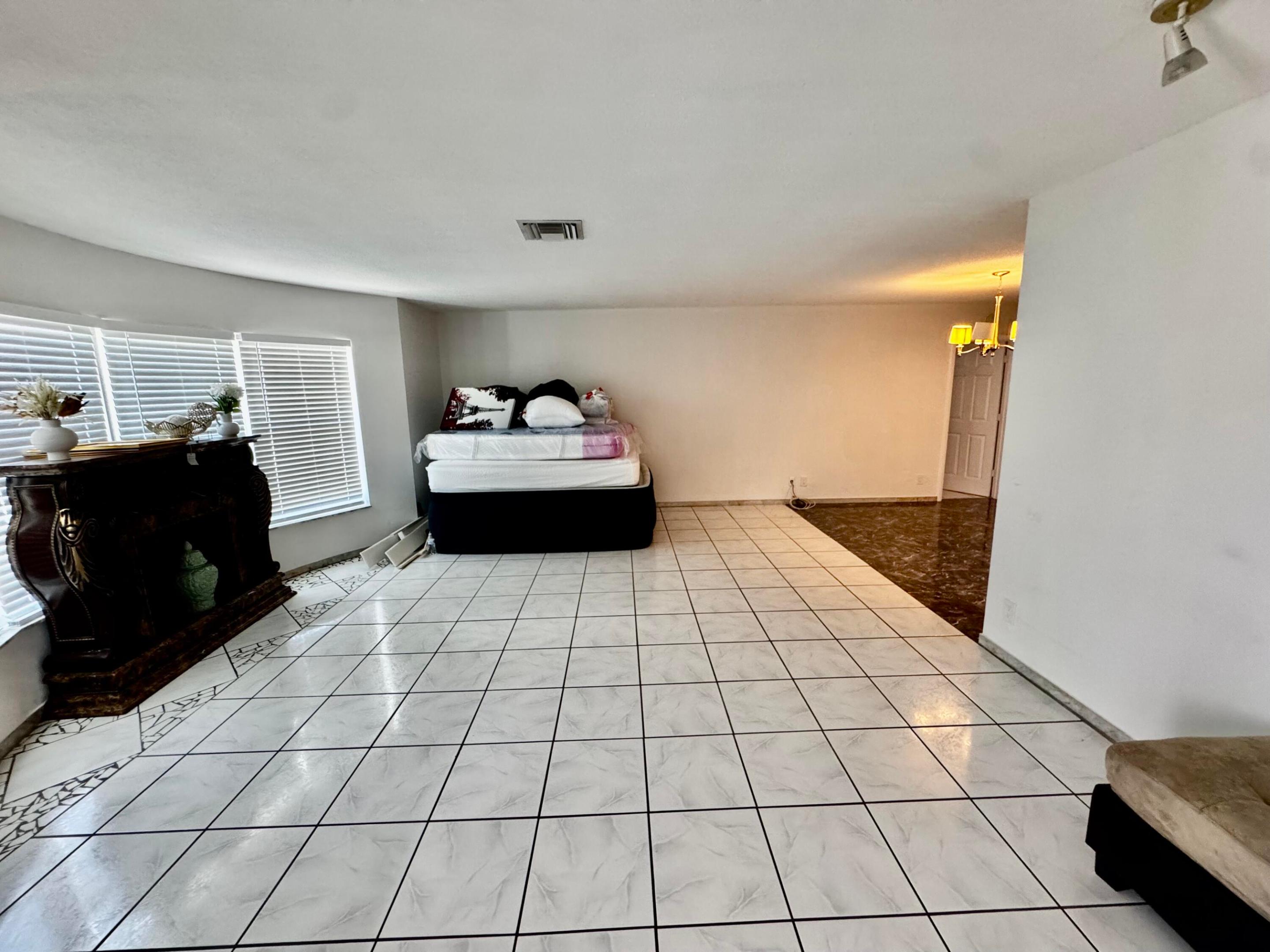 6600 NW 23rd, Margate FL 33063