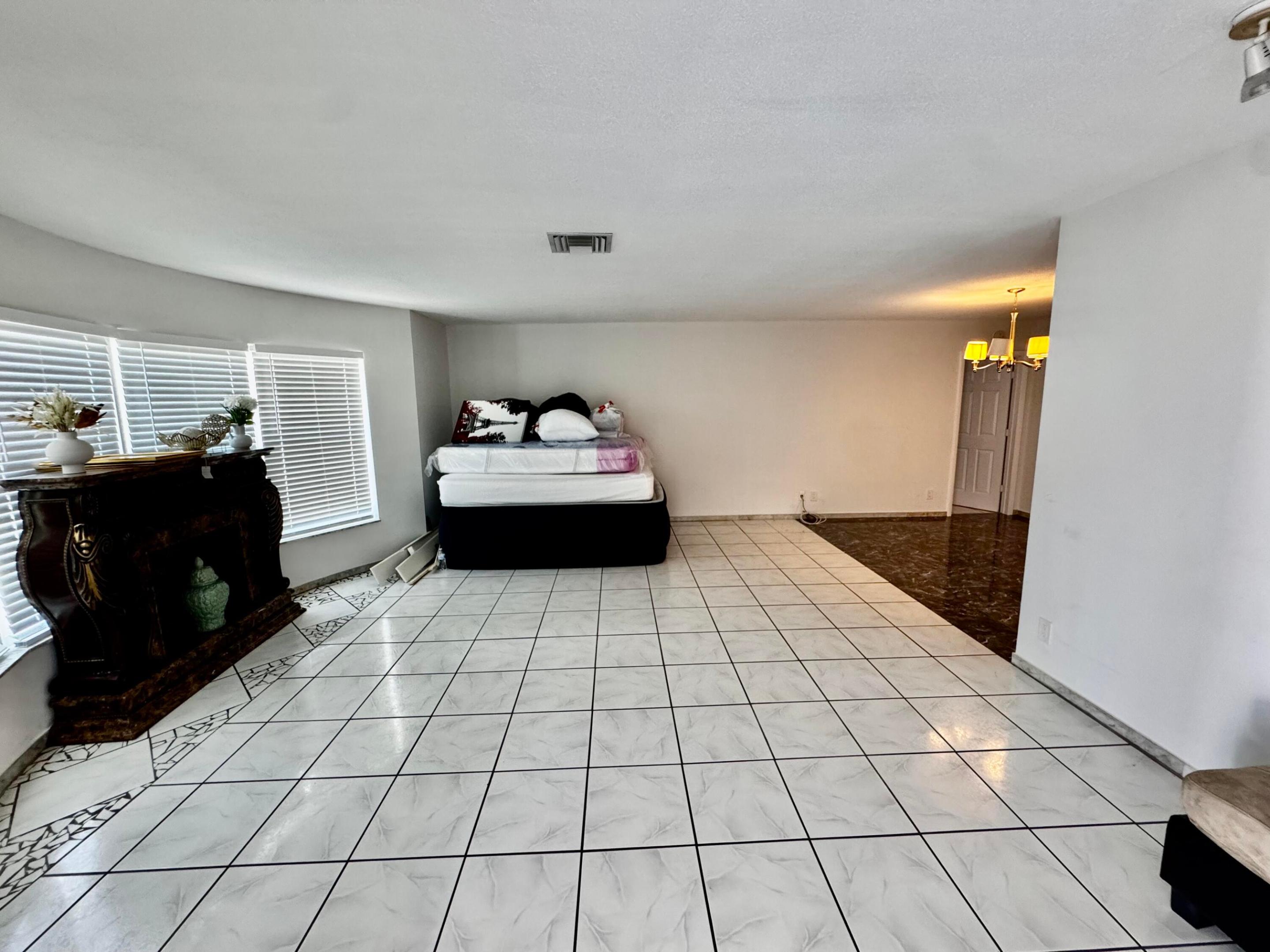 6600 NW 23rd, Margate FL 33063