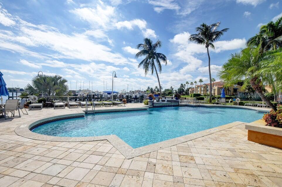107 Yacht Club #208, Hypoluxo FL 33462