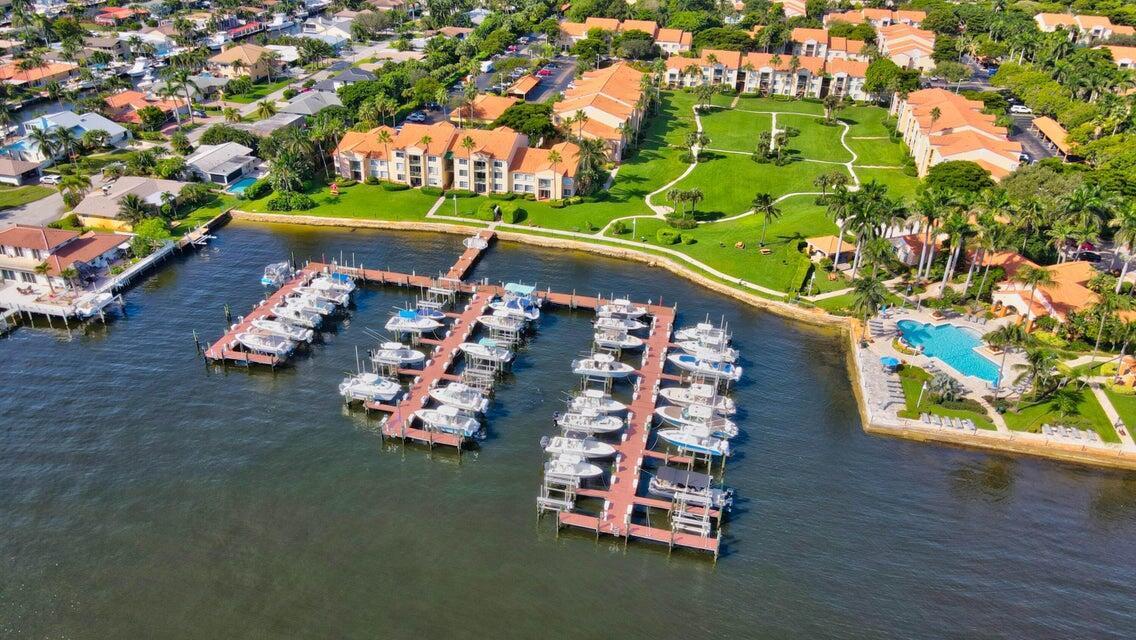 107 Yacht Club #208, Hypoluxo FL 33462