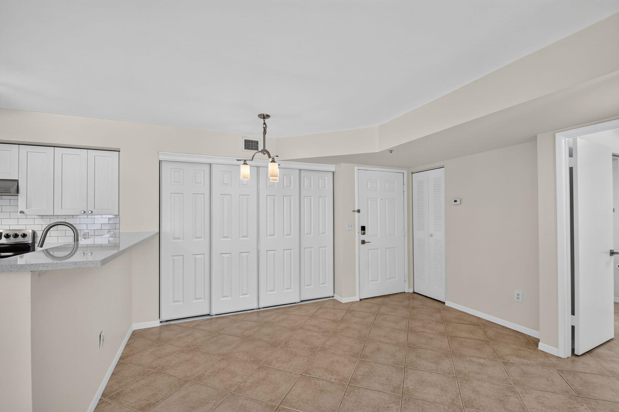 107 Yacht Club #208, Hypoluxo FL 33462