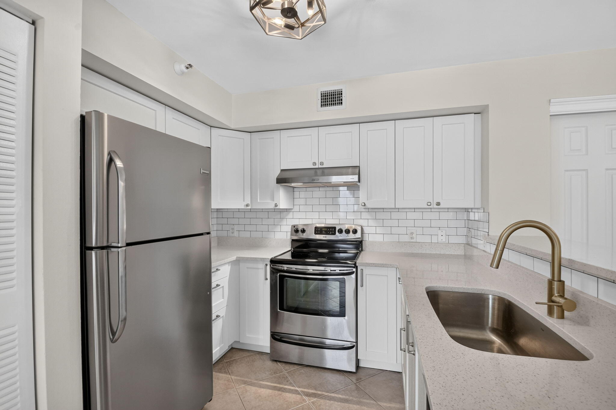 107 Yacht Club #208, Hypoluxo FL 33462