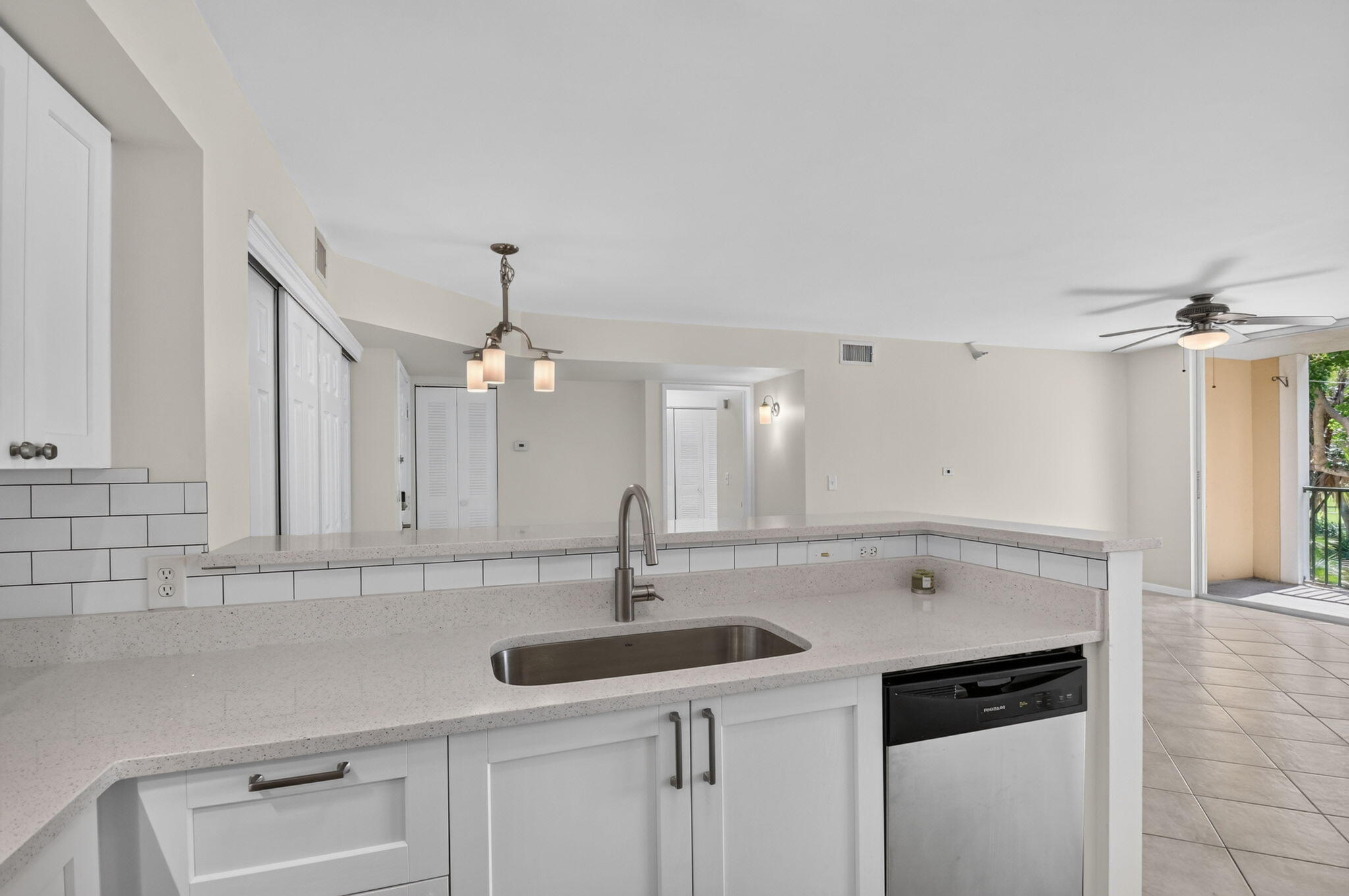 107 Yacht Club #208, Hypoluxo FL 33462