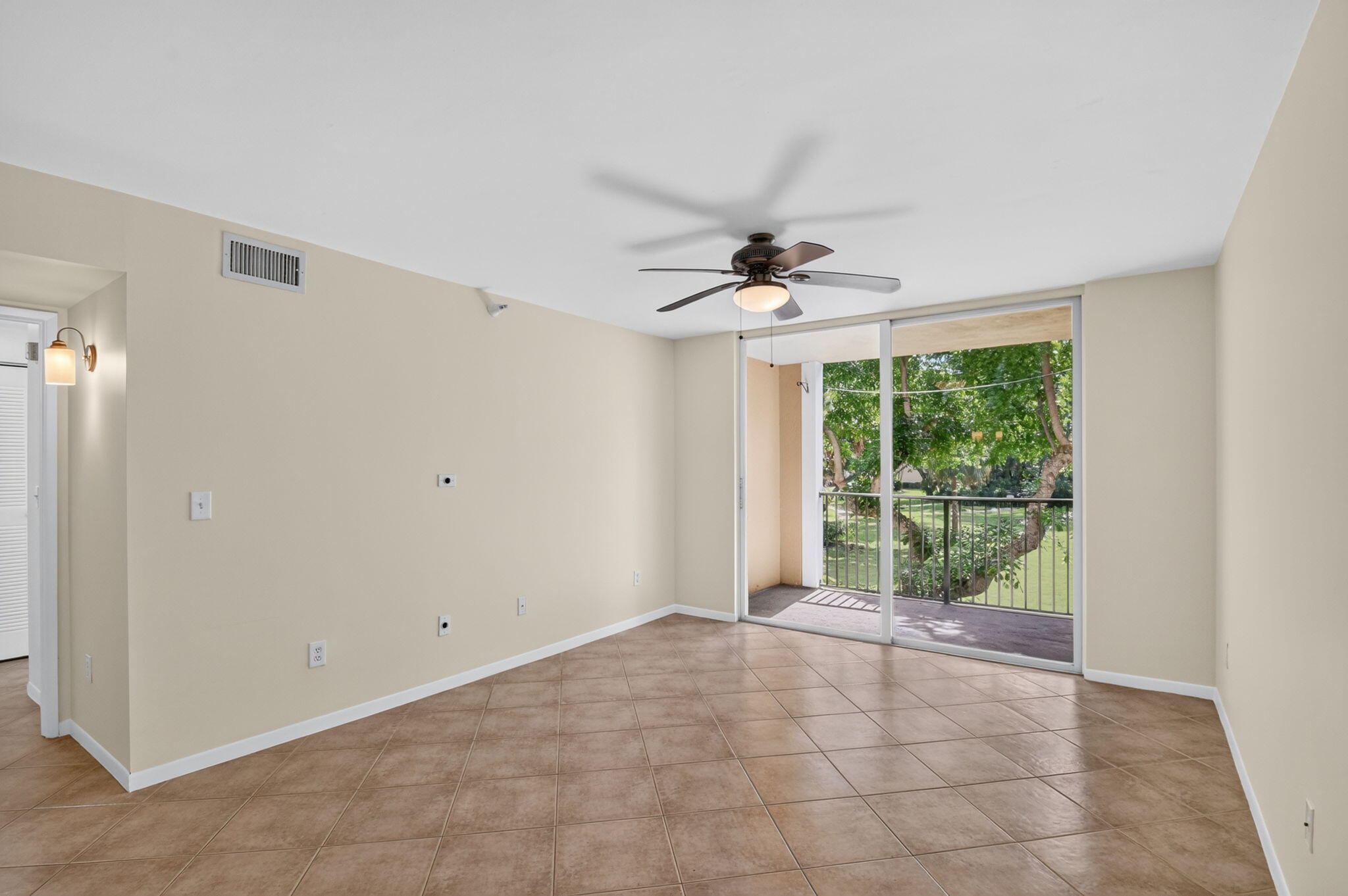 107 Yacht Club #208, Hypoluxo FL 33462