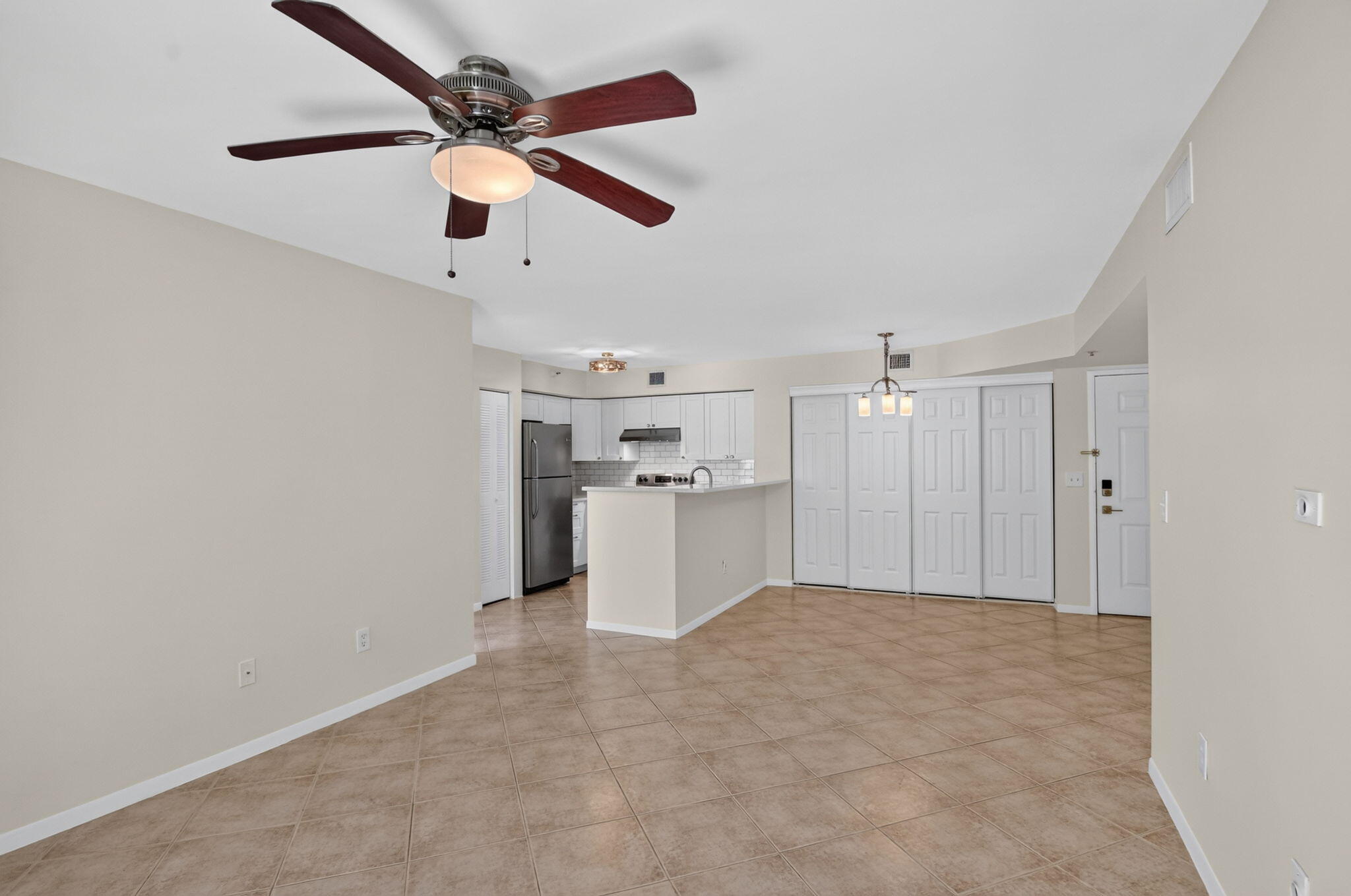 107 Yacht Club #208, Hypoluxo FL 33462