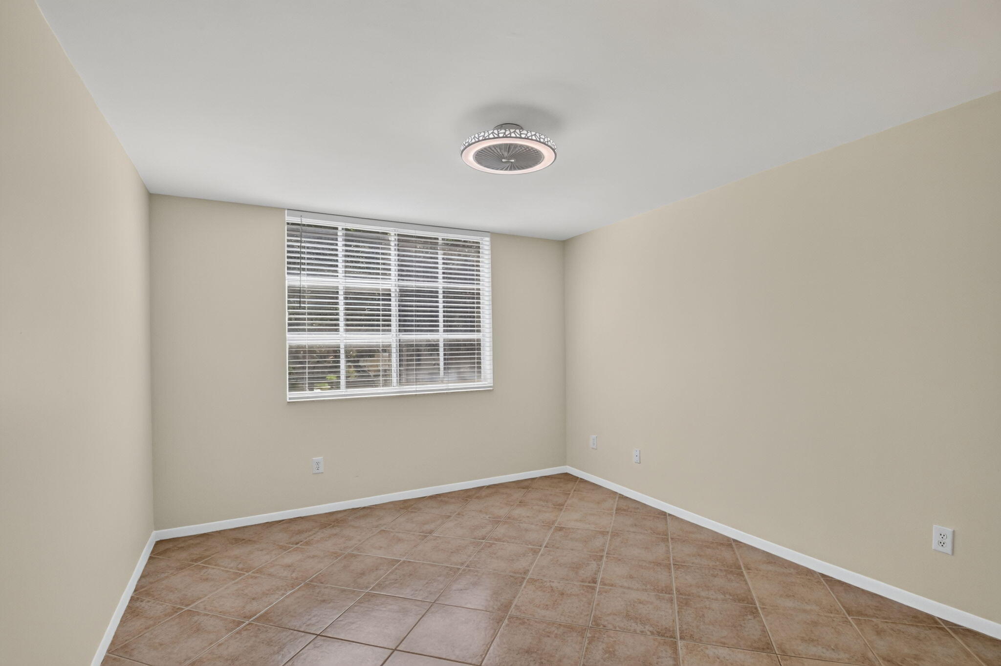 107 Yacht Club #208, Hypoluxo FL 33462