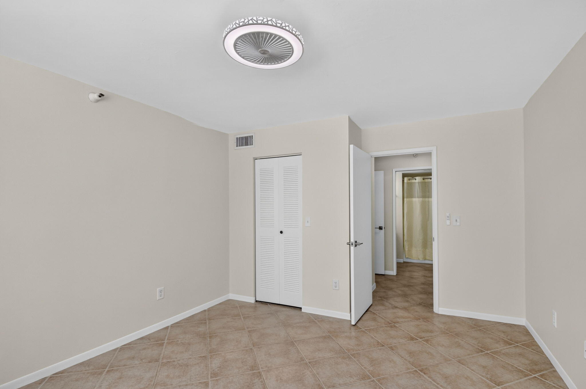 107 Yacht Club #208, Hypoluxo FL 33462