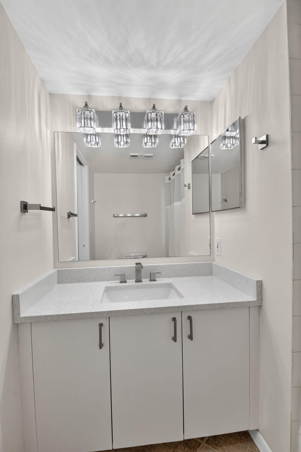 107 Yacht Club #208, Hypoluxo FL 33462