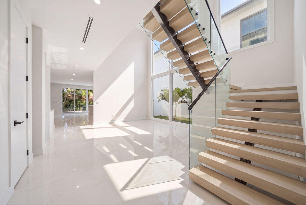 2611 Clematis, Fort Lauderdale FL 33301