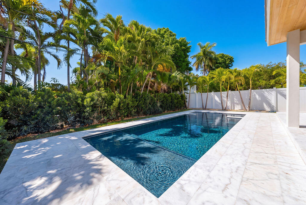 2611 Clematis, Fort Lauderdale FL 33301