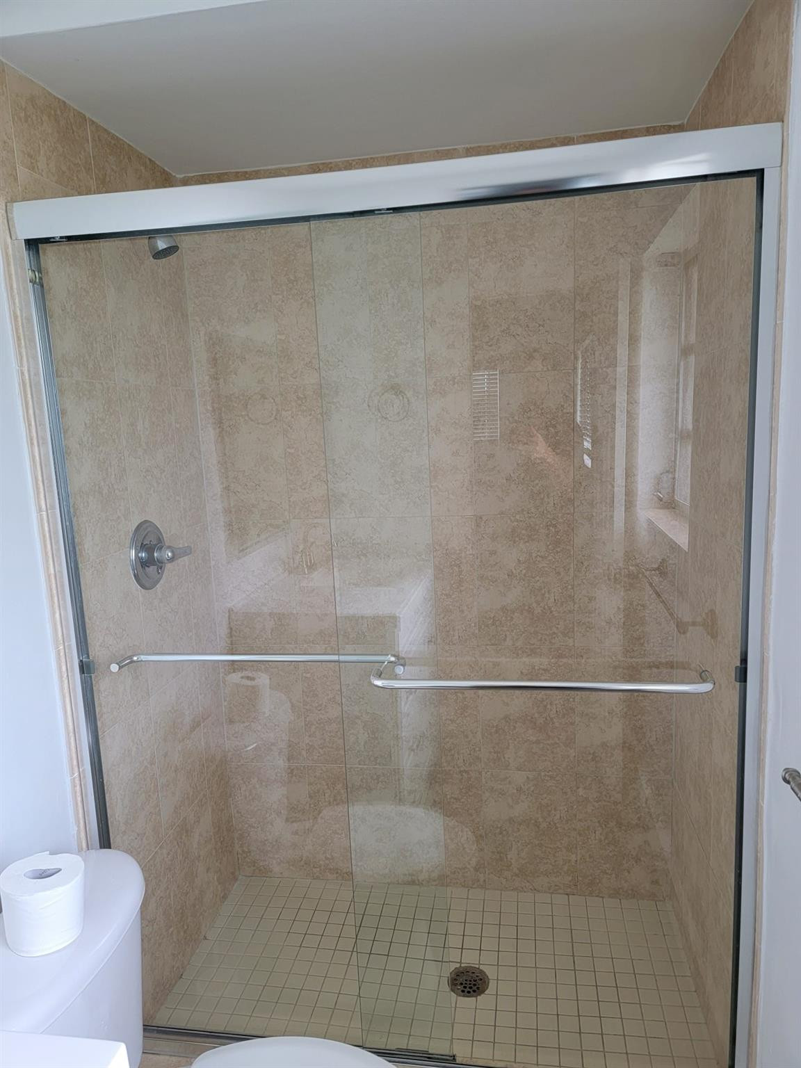 2100 Diana #310, Hallandale Beach FL 33009