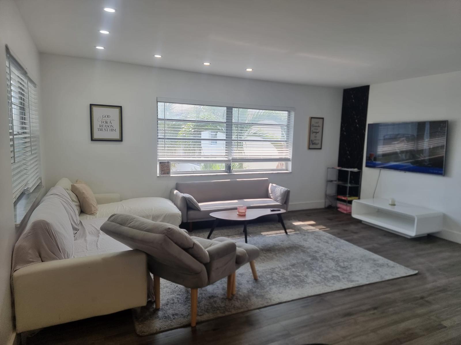 2100 Diana #310, Hallandale Beach FL 33009