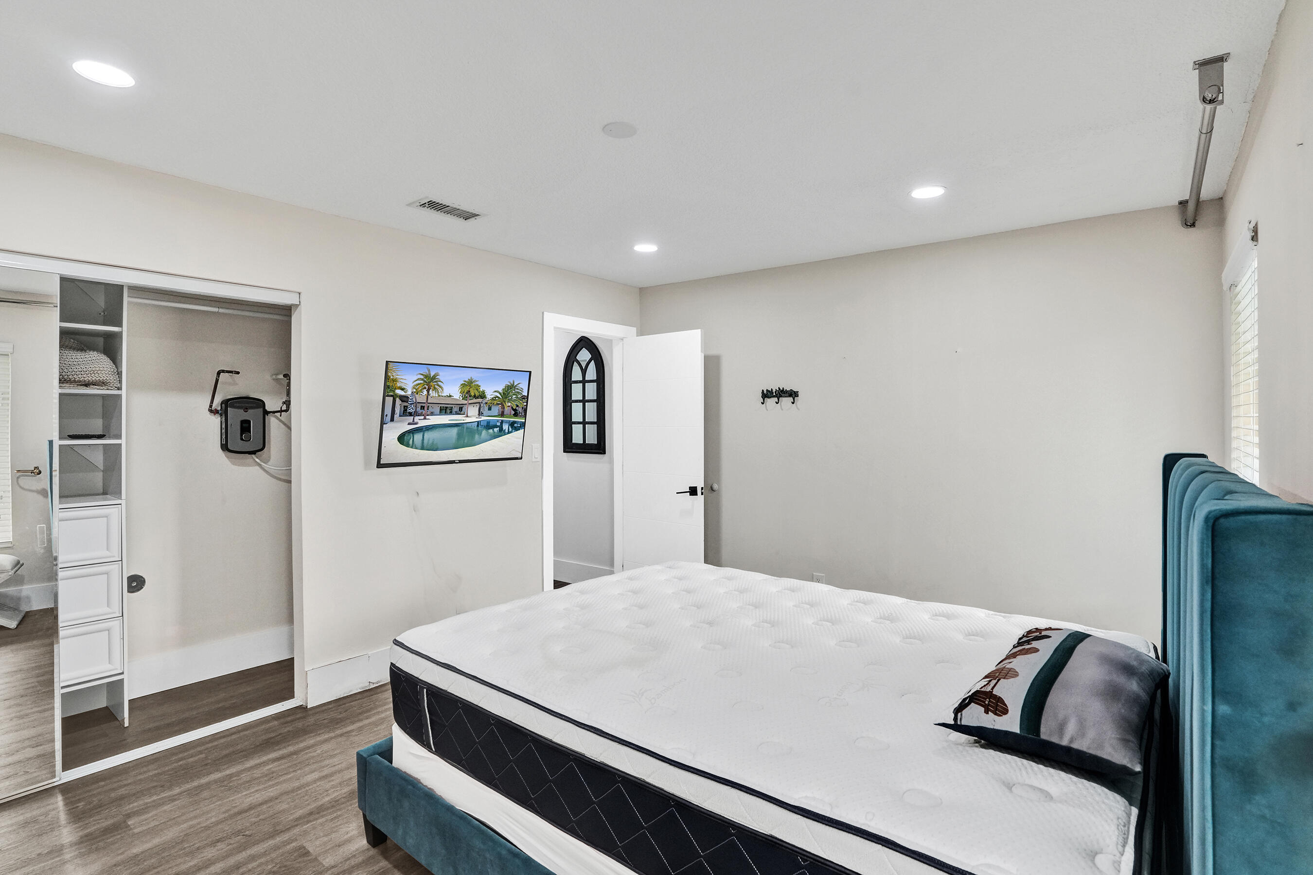 343 Layne, Hallandale Beach FL 33009
