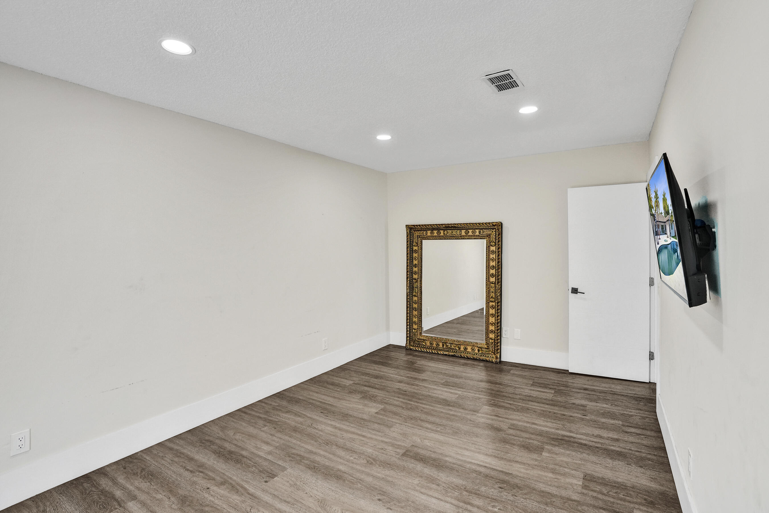 343 Layne, Hallandale Beach FL 33009