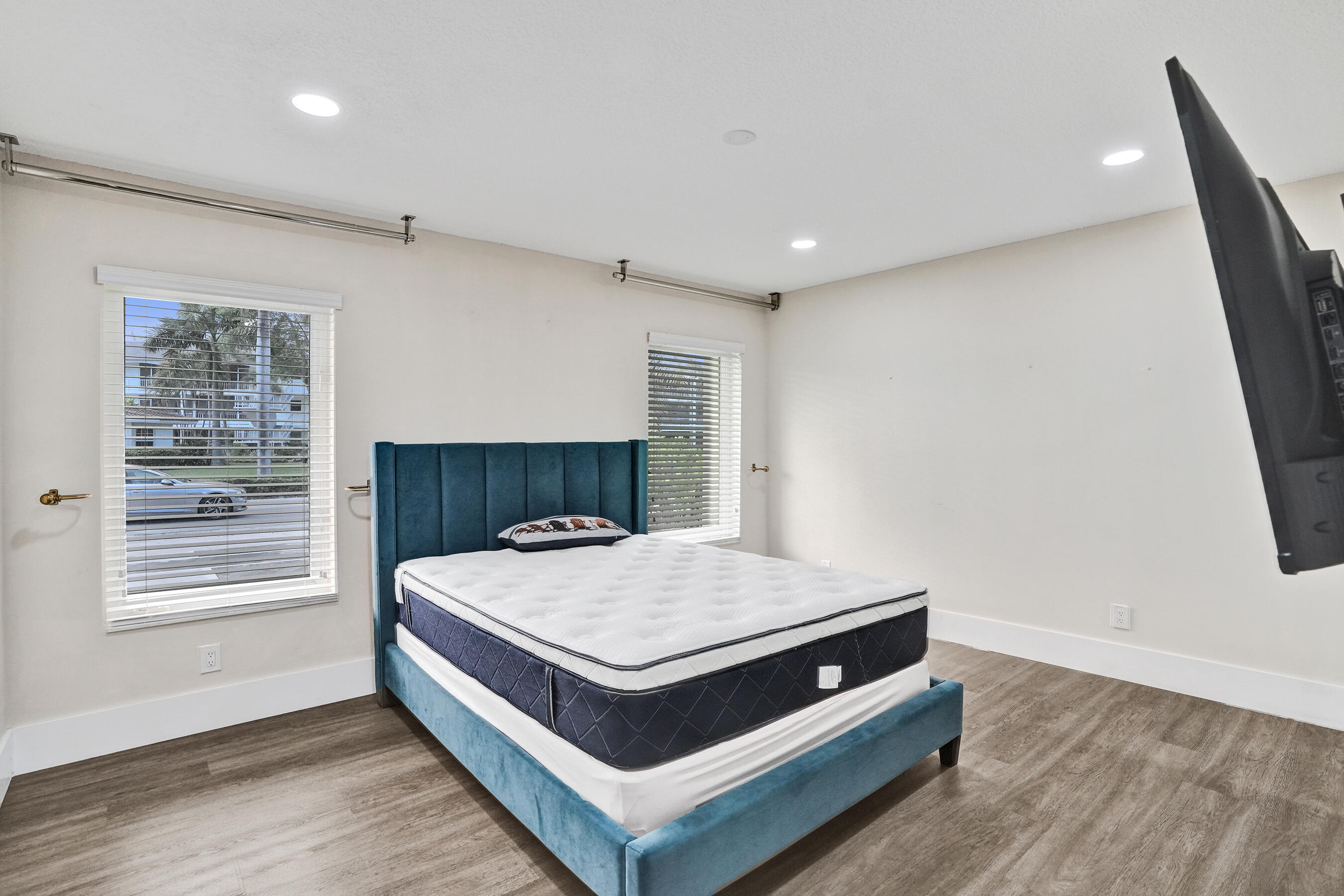 343 Layne, Hallandale Beach FL 33009