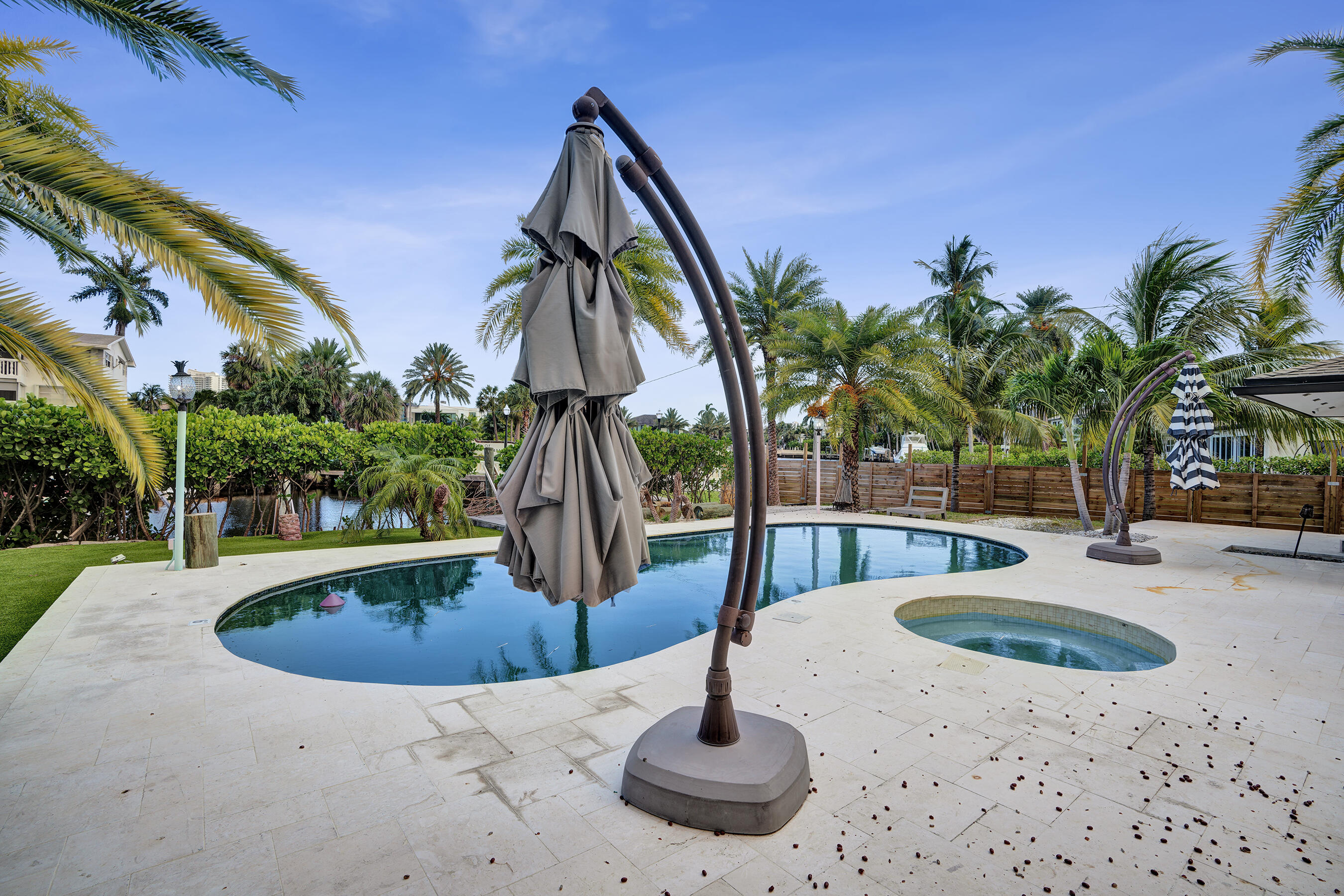 343 Layne, Hallandale Beach FL 33009