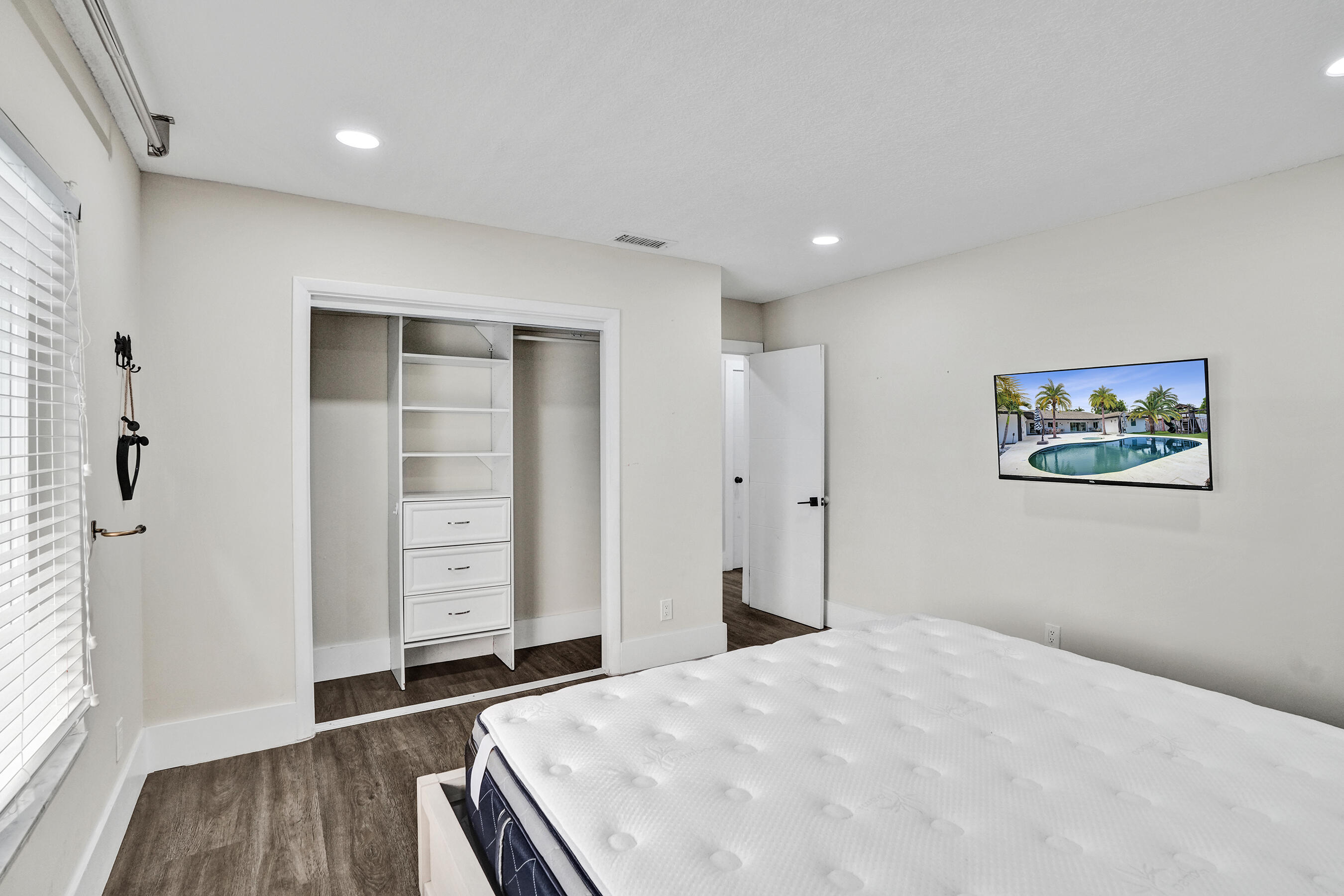 343 Layne, Hallandale Beach FL 33009