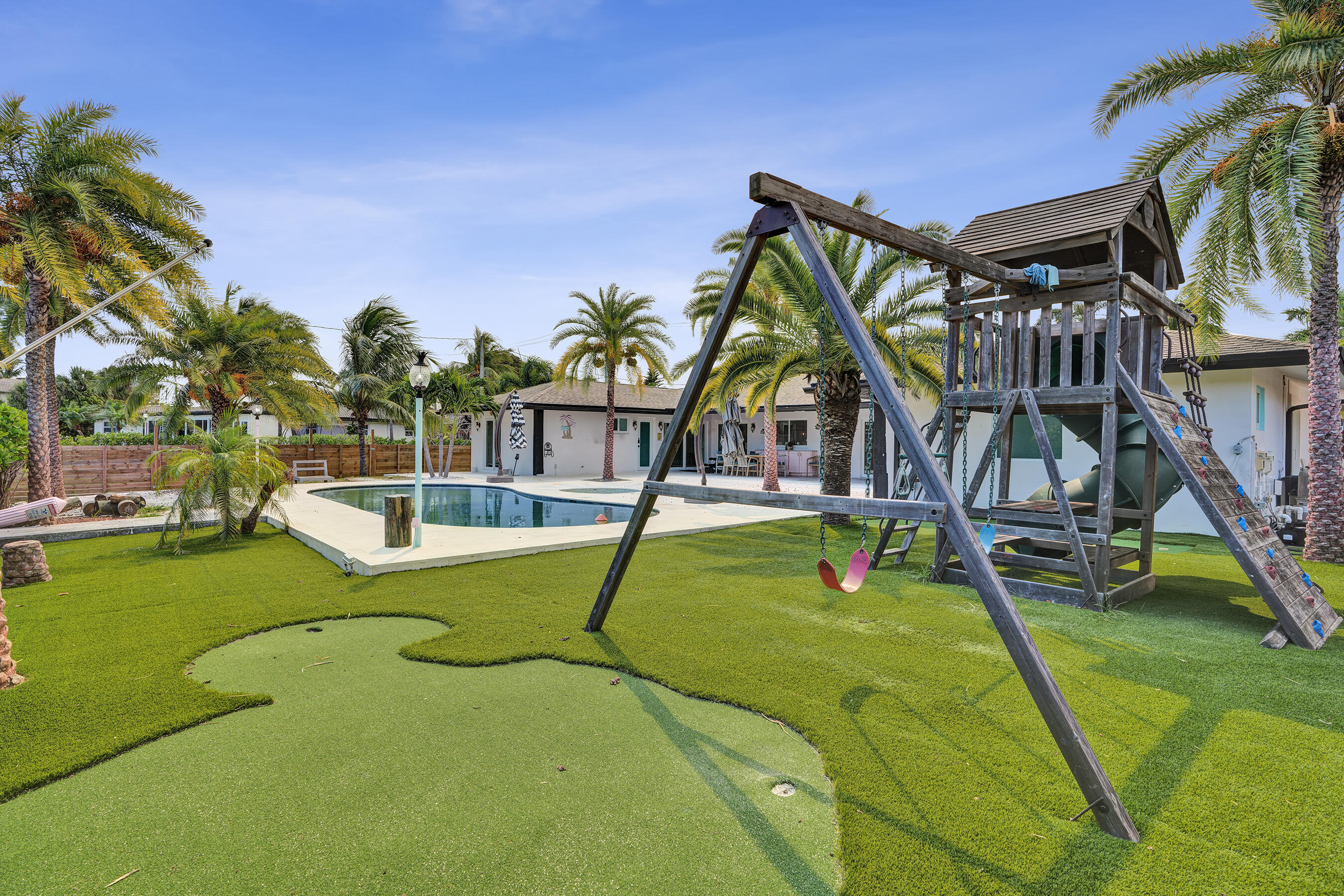 343 Layne, Hallandale Beach FL 33009