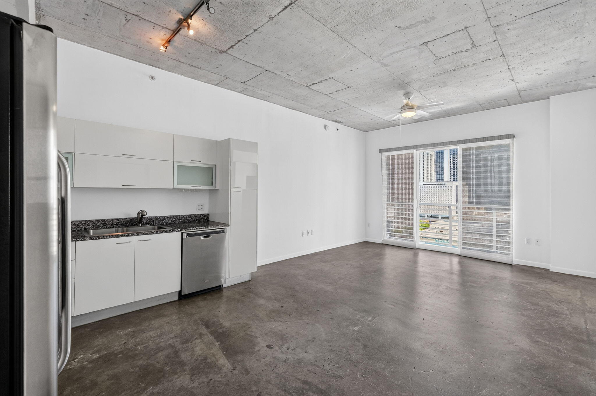 133 NE 2nd #1408, Miami FL 33132