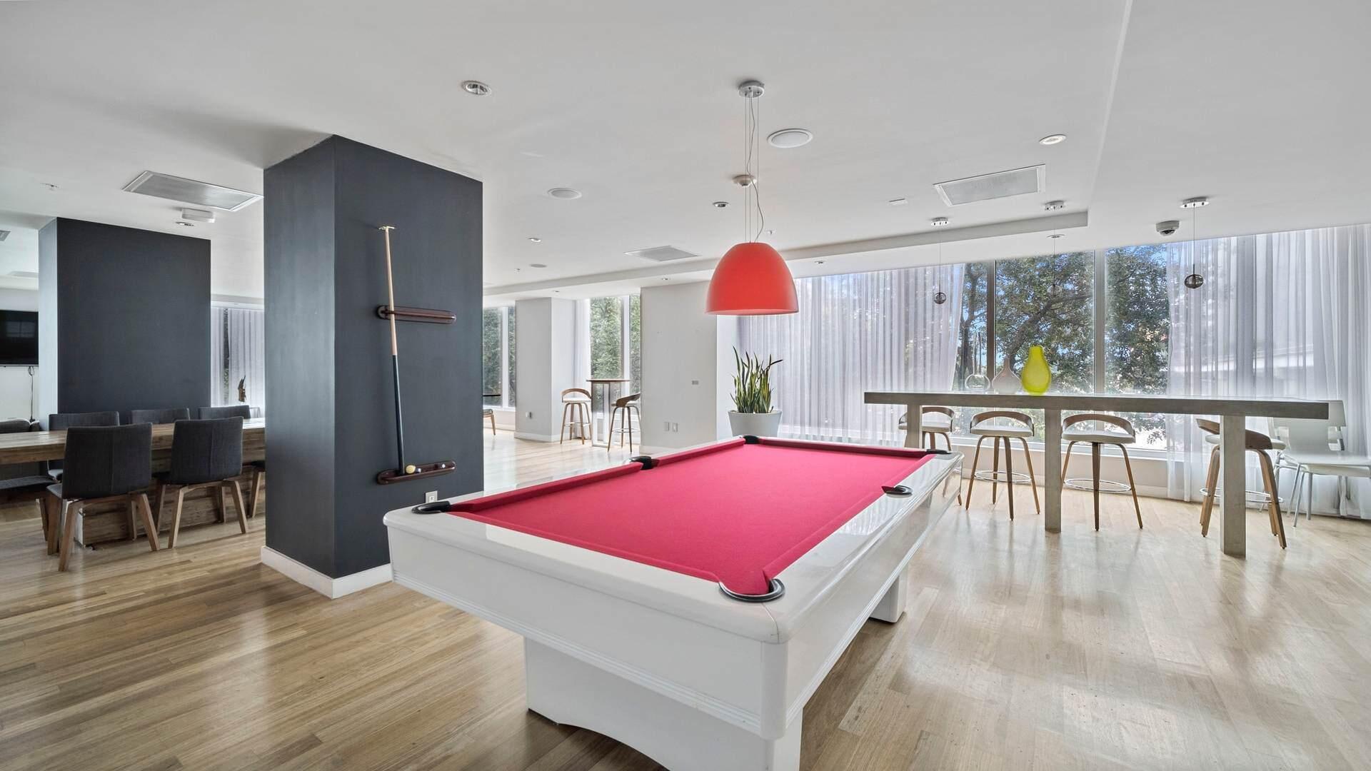 133 NE 2nd #1408, Miami FL 33132