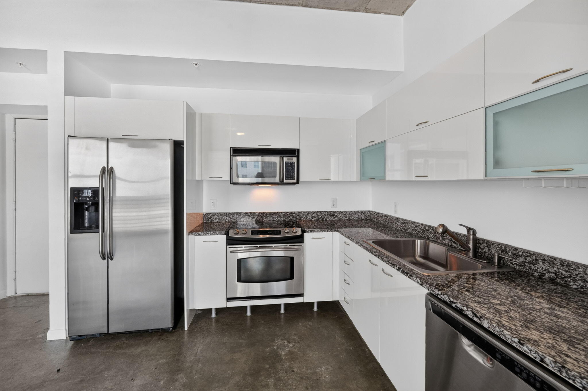 133 NE 2nd #1408, Miami FL 33132