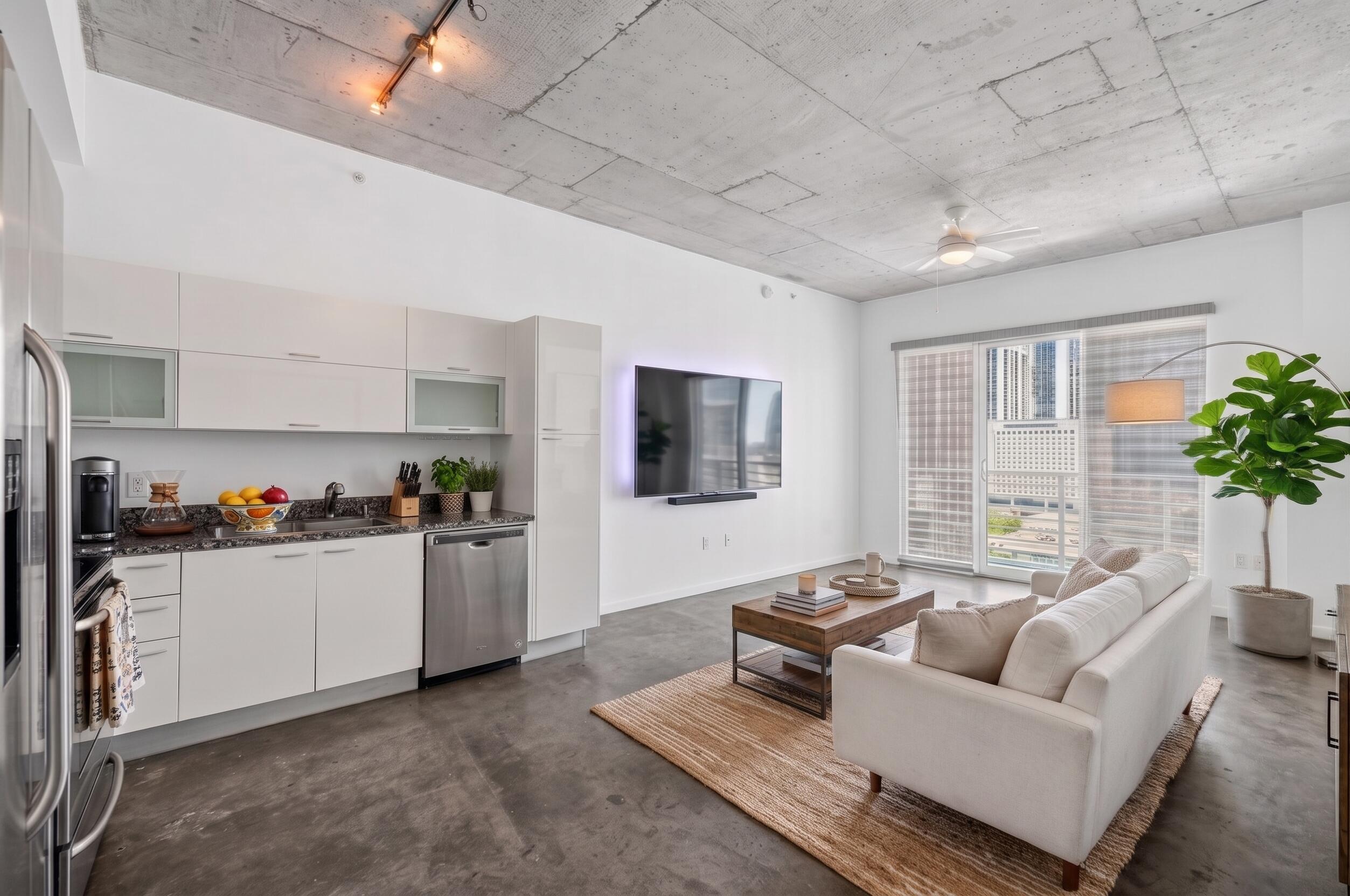 133 NE 2nd #1408, Miami FL 33132