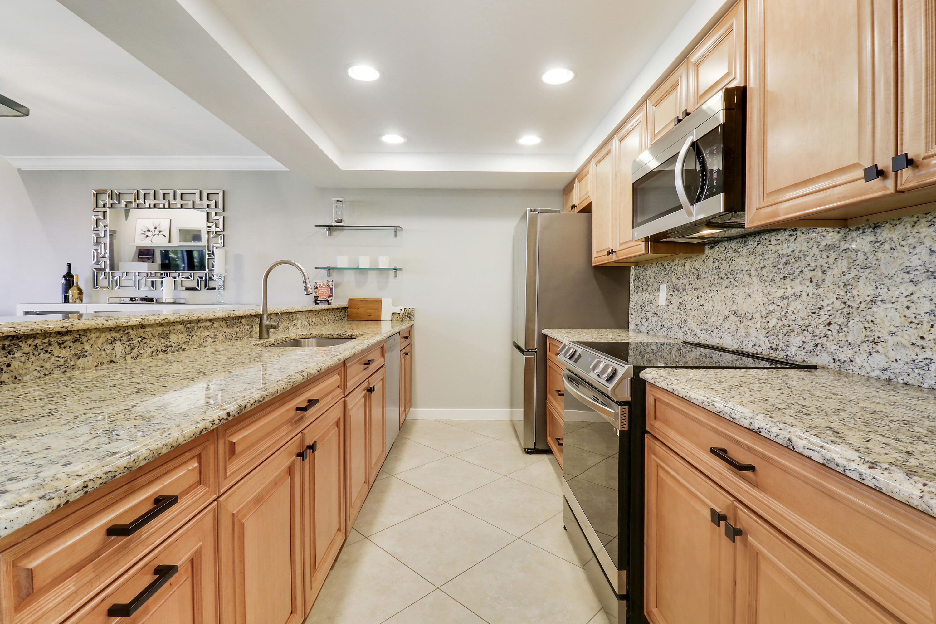 204 Old Meadow, Palm Beach Gardens FL 33418