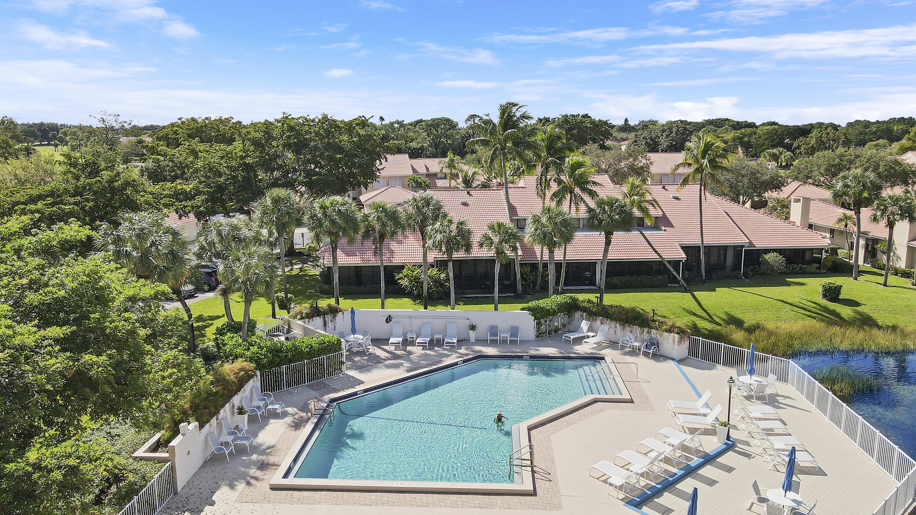 204 Old Meadow, Palm Beach Gardens FL 33418