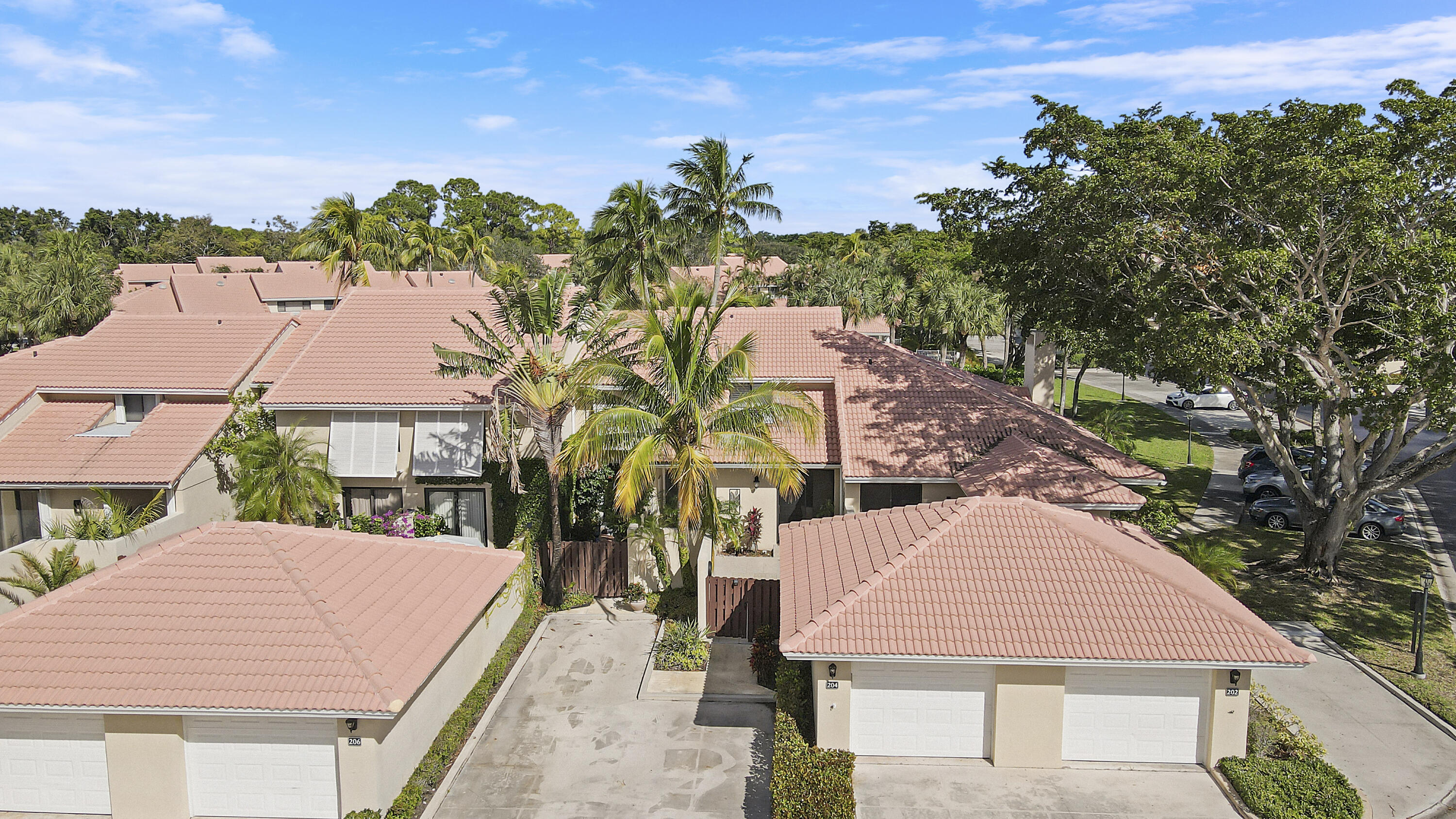 204 Old Meadow, Palm Beach Gardens FL 33418