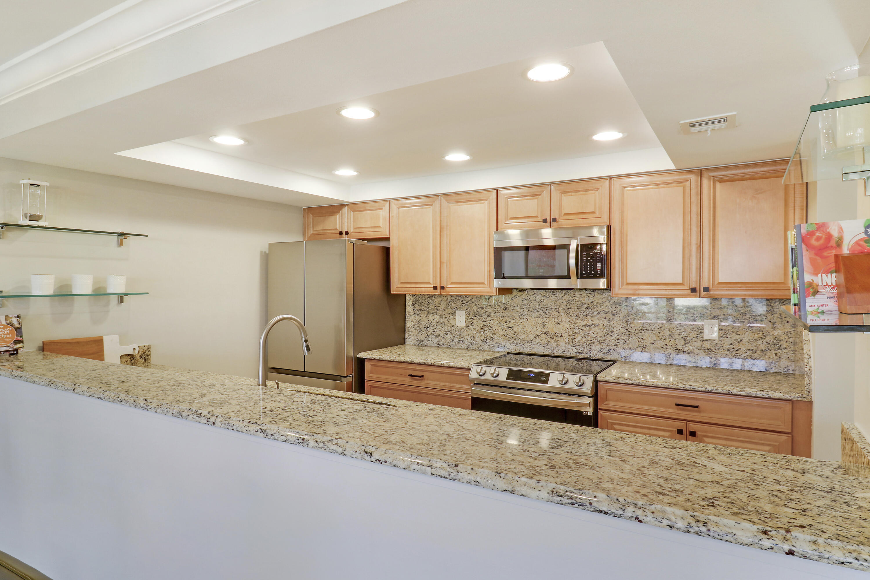 204 Old Meadow, Palm Beach Gardens FL 33418