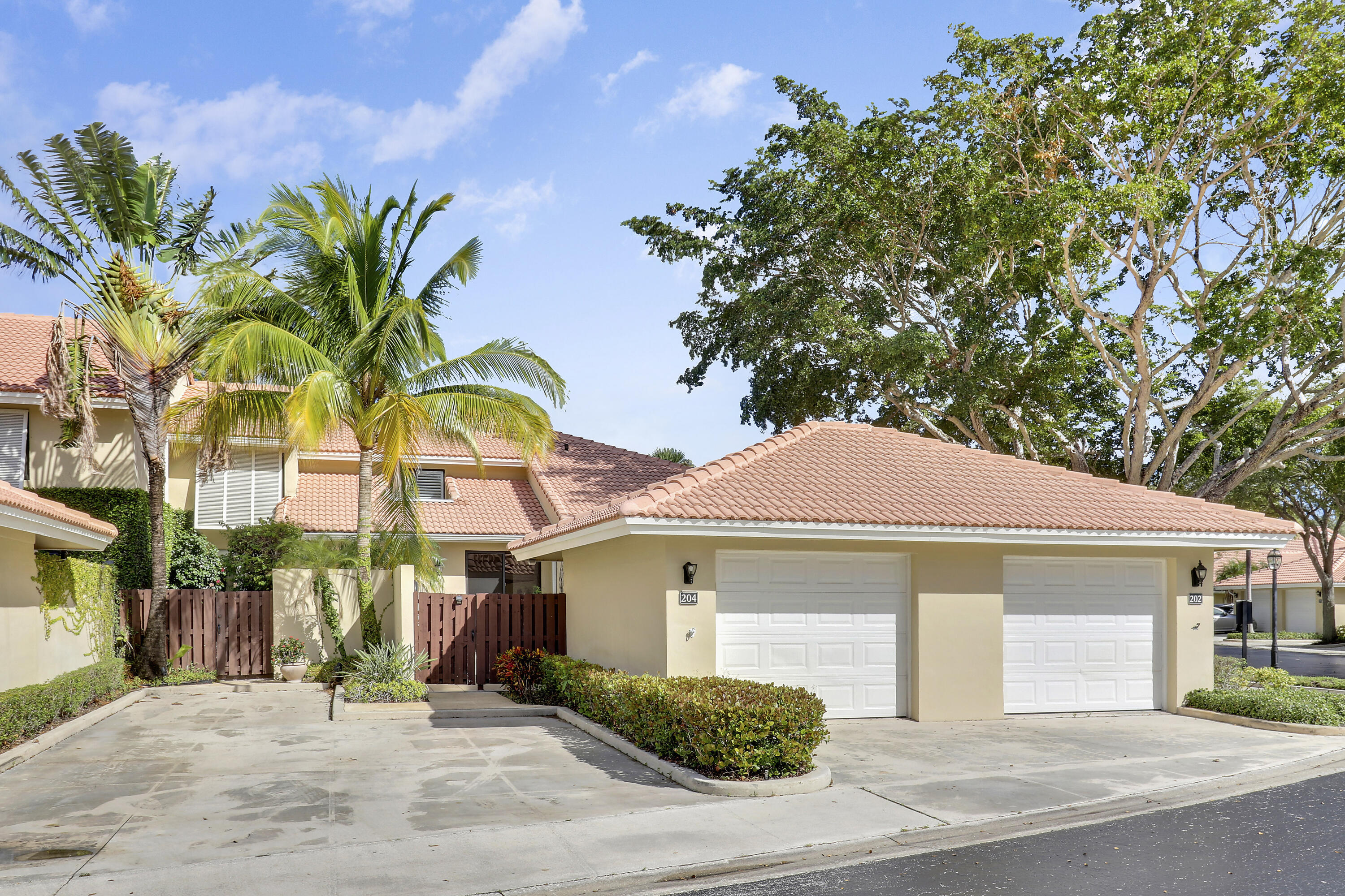 204 Old Meadow, Palm Beach Gardens FL 33418