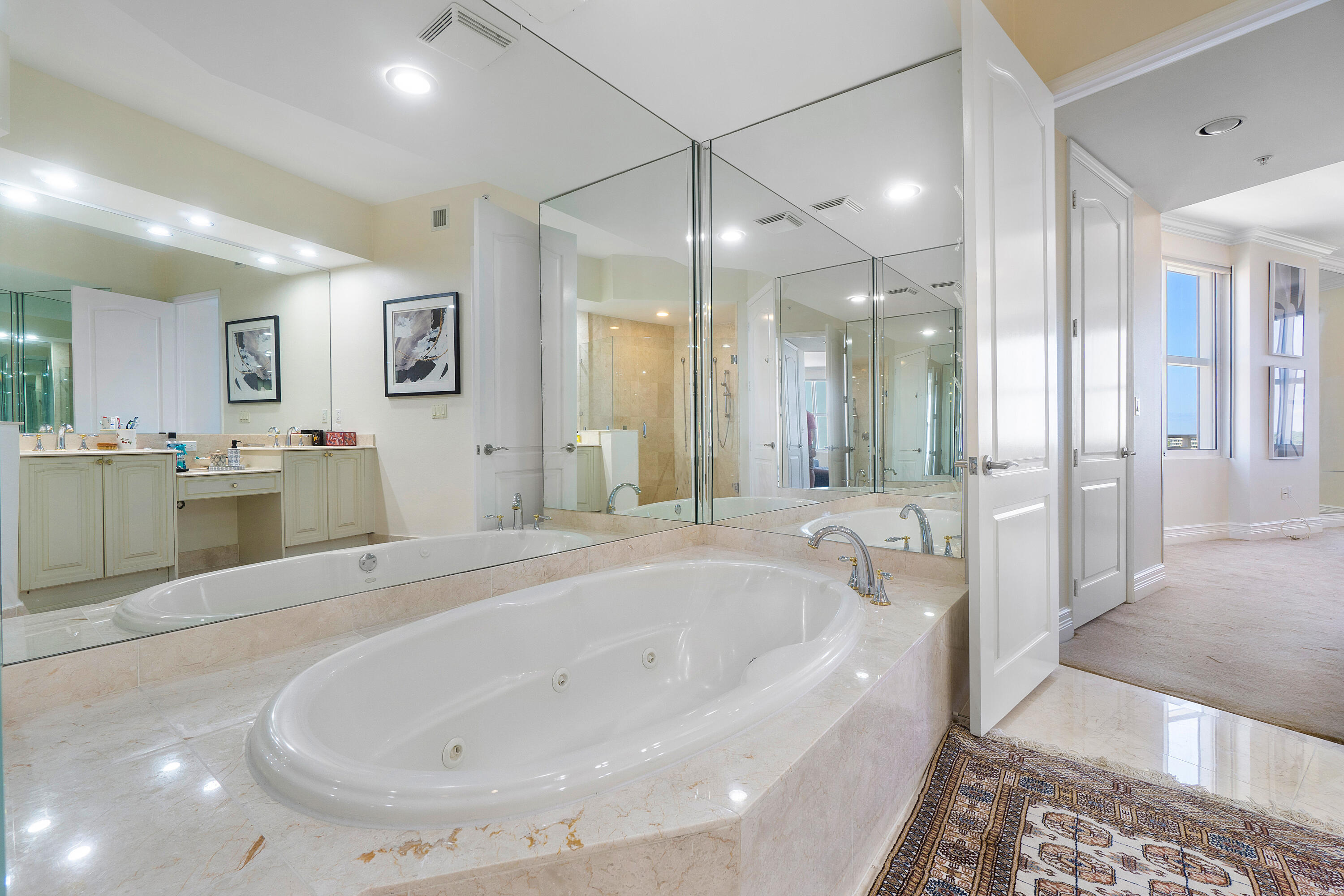201 S Narcissus #605, West Palm Beach FL 33401