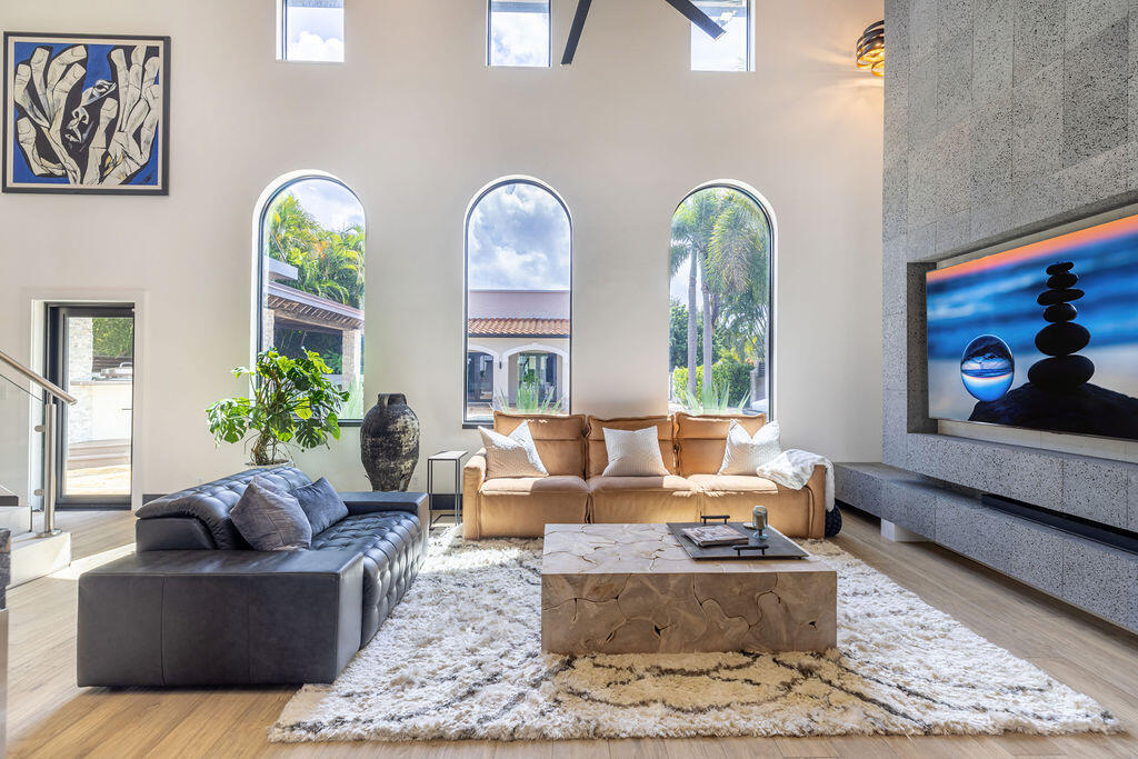 290 NW 6th, Boca Raton FL 33432