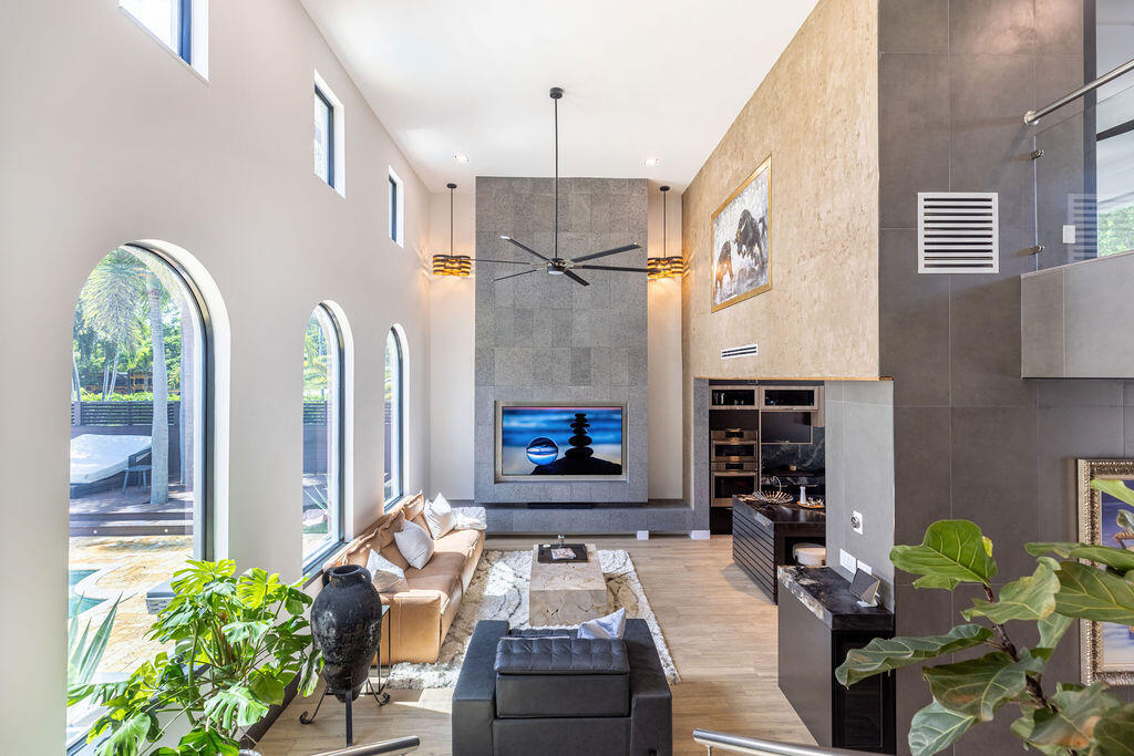 290 NW 6th, Boca Raton FL 33432